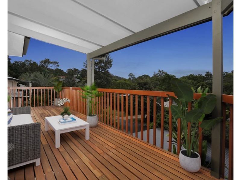 15 Woodburn Place, Ferny Hills QLD 4055