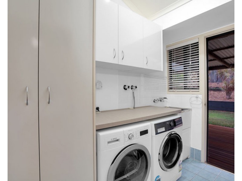 15 Woodburn Place, Ferny Hills QLD 4055