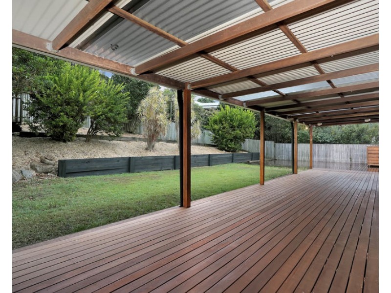 15 Woodburn Place, Ferny Hills QLD 4055