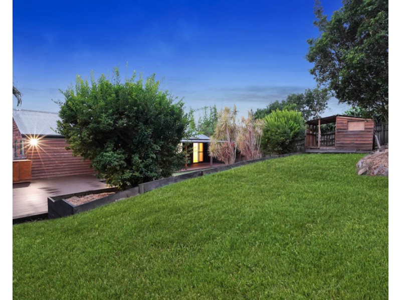 15 Woodburn Place, Ferny Hills QLD 4055