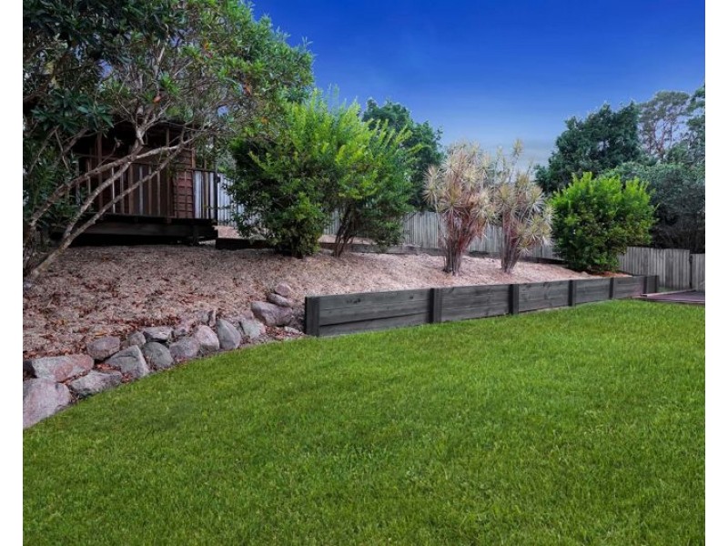 15 Woodburn Place, Ferny Hills QLD 4055