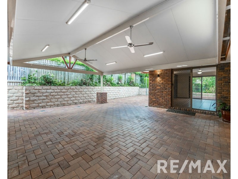 4 Eucalyptus Place, Albany Creek QLD 4035