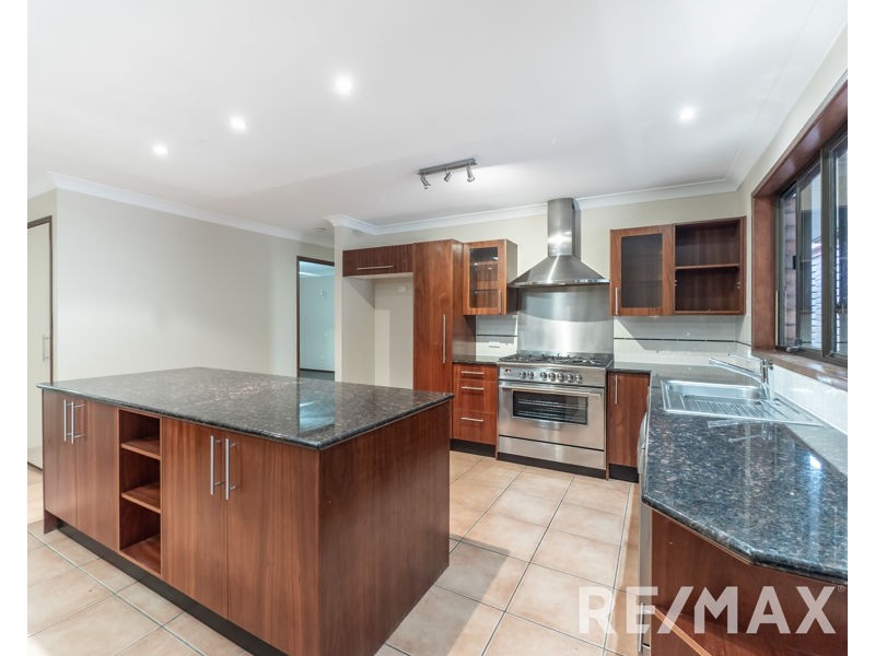 4 Eucalyptus Place, Albany Creek QLD 4035