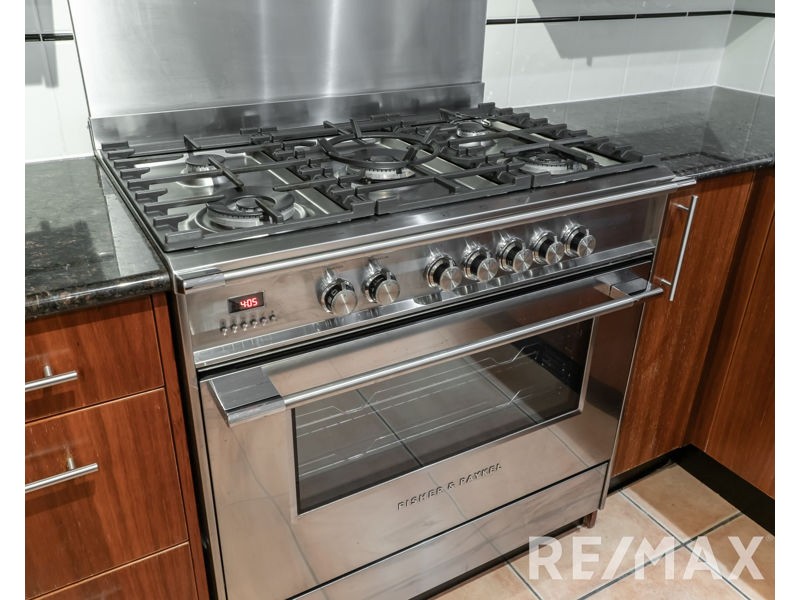 4 Eucalyptus Place, Albany Creek QLD 4035