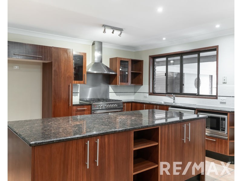 4 Eucalyptus Place, Albany Creek QLD 4035