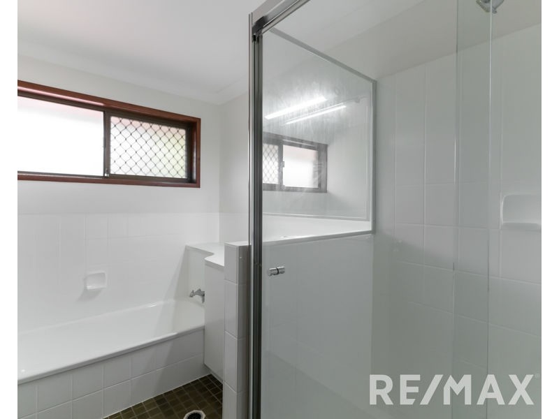 4 Eucalyptus Place, Albany Creek QLD 4035