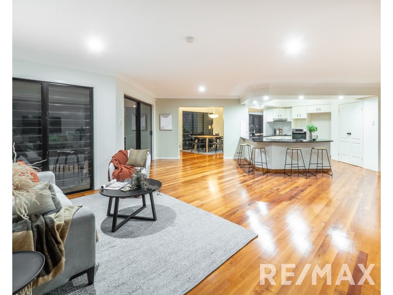 6 Taun Court, Albany Creek QLD 4035