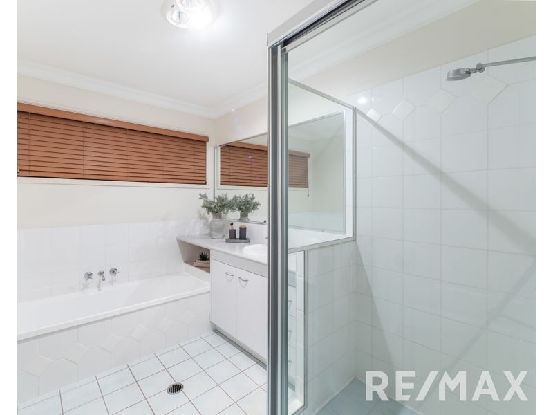 6 Taun Court, Albany Creek QLD 4035