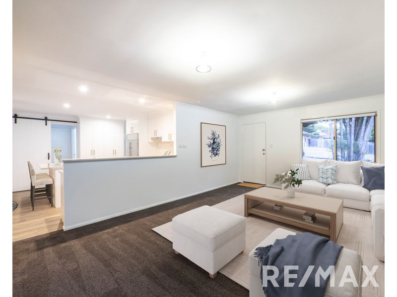 6 Bloomsbury Crescent, Moggill QLD 4070