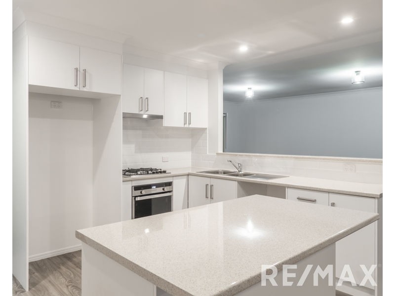 6 Bloomsbury Crescent, Moggill QLD 4070