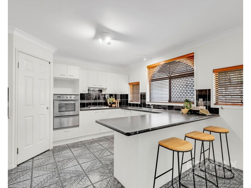 15 Laceflower Crescent, Eatons Hill QLD 4037