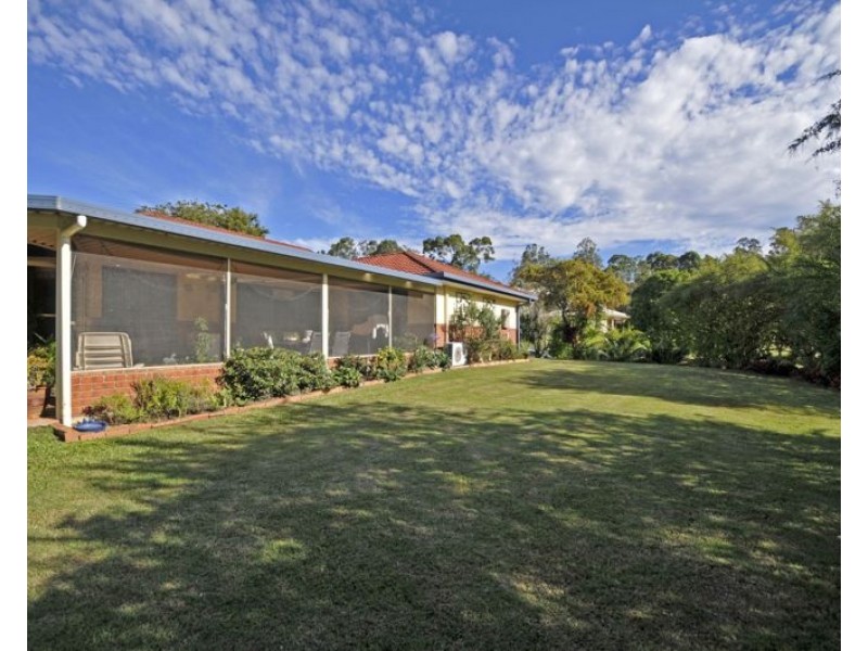 1 Firewheel Court, Eatons Hill QLD 4037