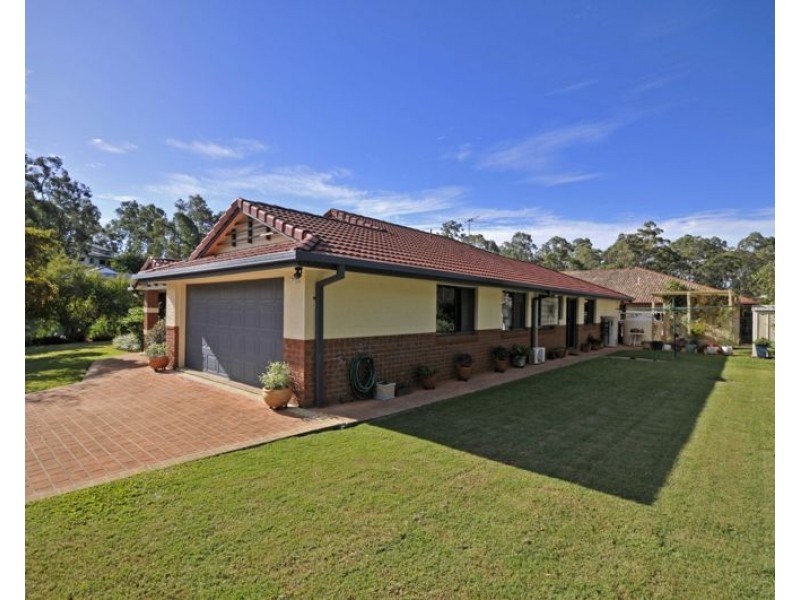1 Firewheel Court, Eatons Hill QLD 4037