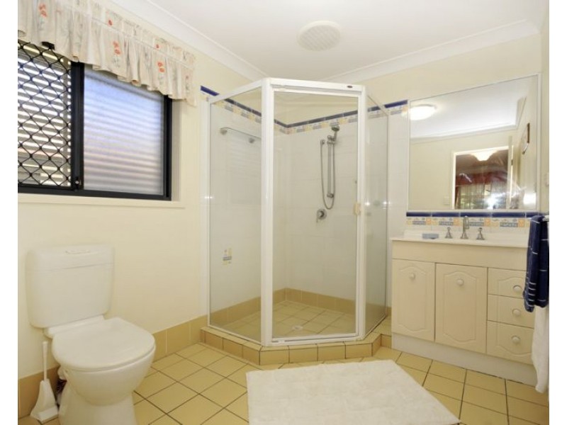 1 Firewheel Court, Eatons Hill QLD 4037