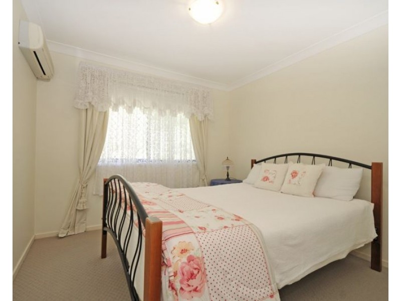 1 Firewheel Court, Eatons Hill QLD 4037