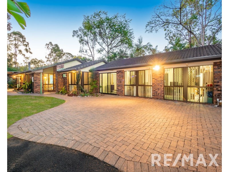 2 Lambert Court, Eatons Hill QLD 4037