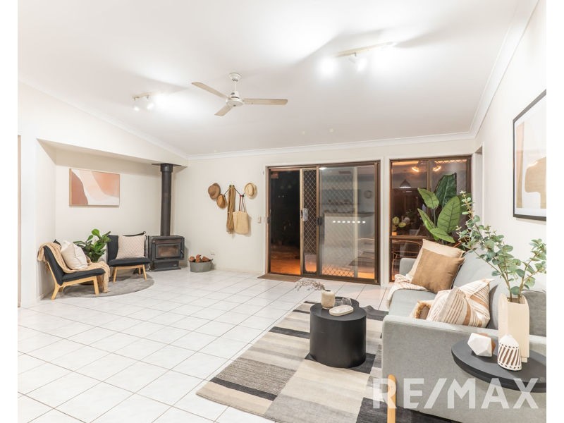 2 Lambert Court, Eatons Hill QLD 4037
