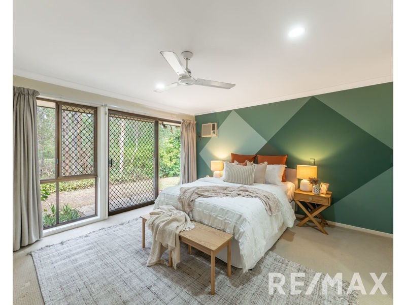 2 Lambert Court, Eatons Hill QLD 4037