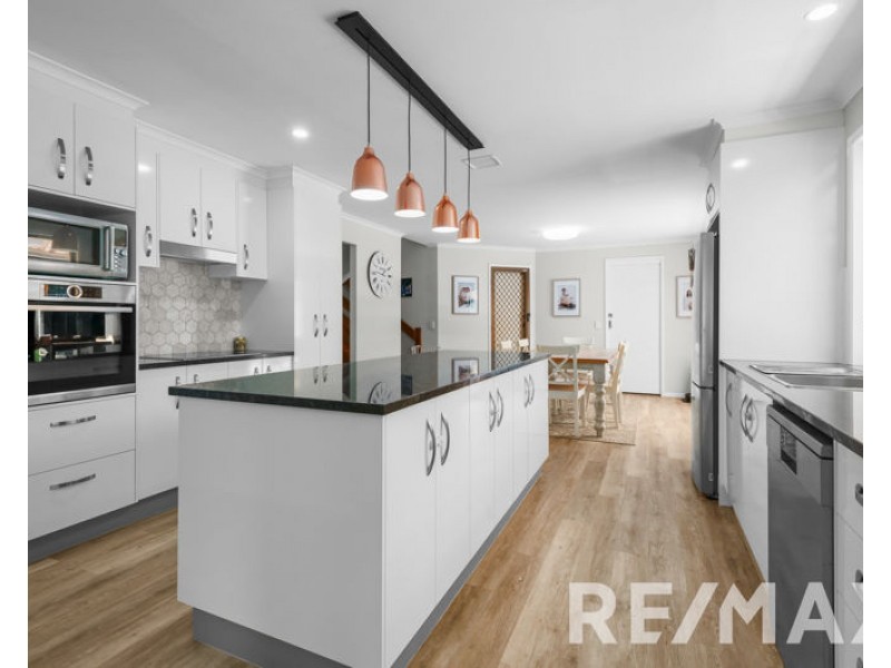 6 Pegasus Avenue, Eatons Hill QLD 4037