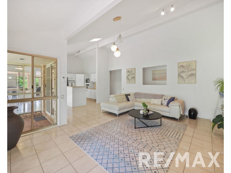 4 Tammy Court, Eatons Hill QLD 4037