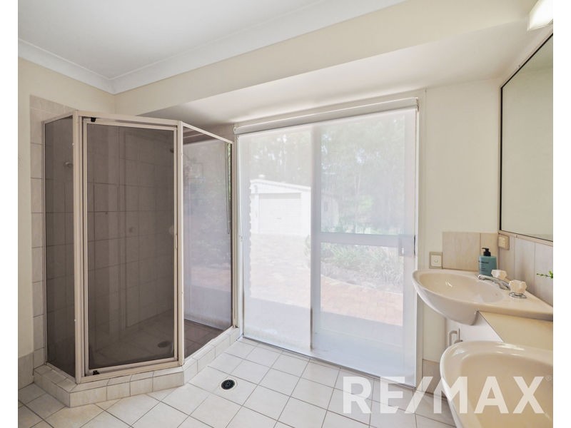 4 Tammy Court, Eatons Hill QLD 4037