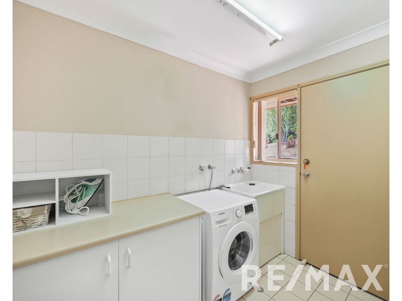 4 Tammy Court, Eatons Hill QLD 4037