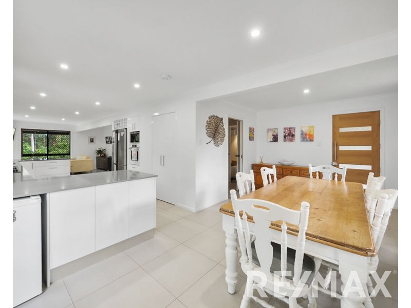 7 Sarah Court, Eatons Hill QLD 4037