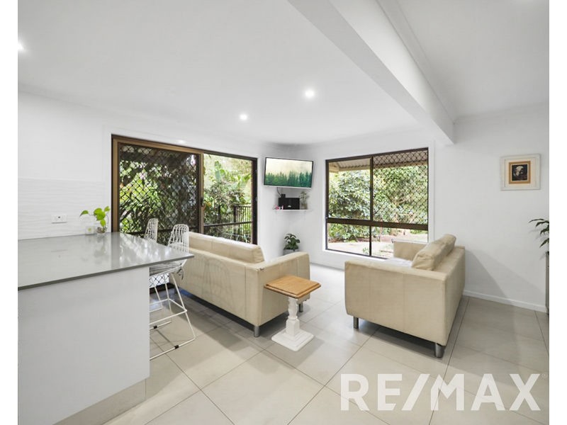 7 Sarah Court, Eatons Hill QLD 4037