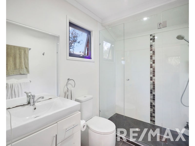 7 Sarah Court, Eatons Hill QLD 4037