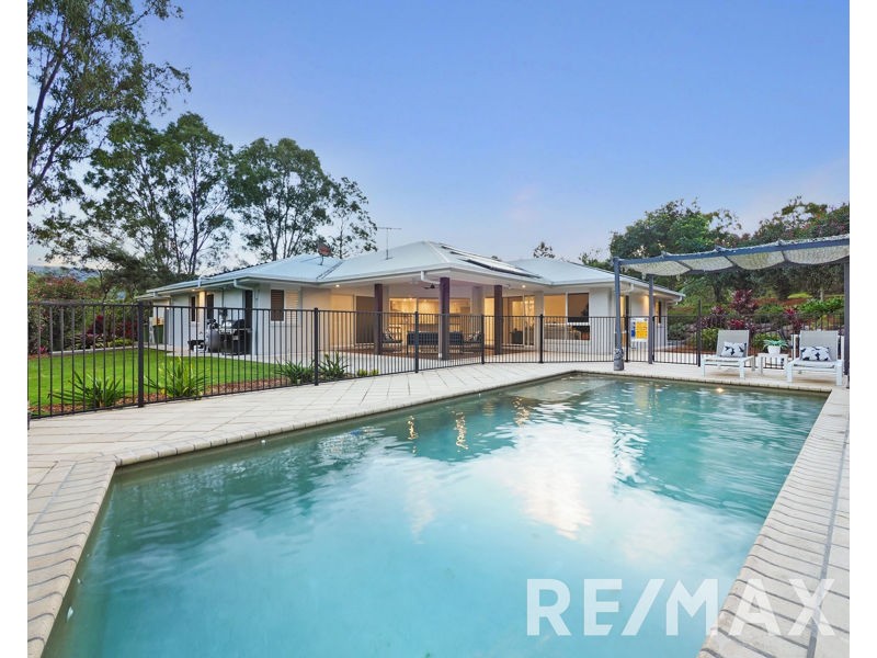 6 Equestrian Court, Highvale QLD 4520