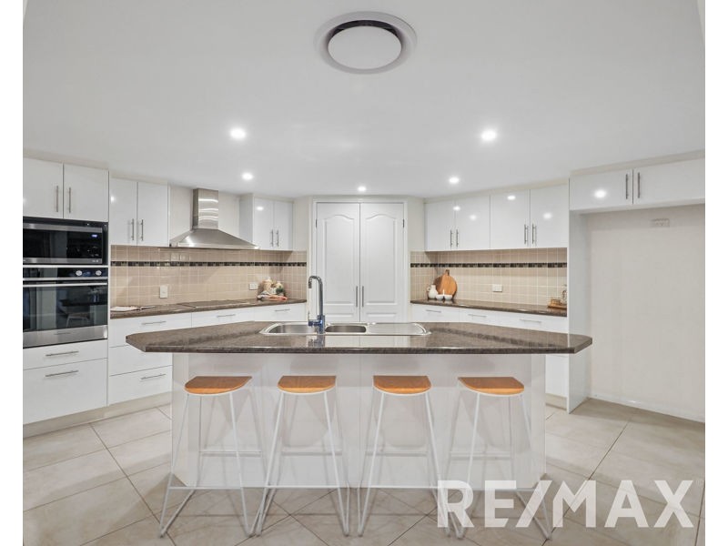 6 Equestrian Court, Highvale QLD 4520