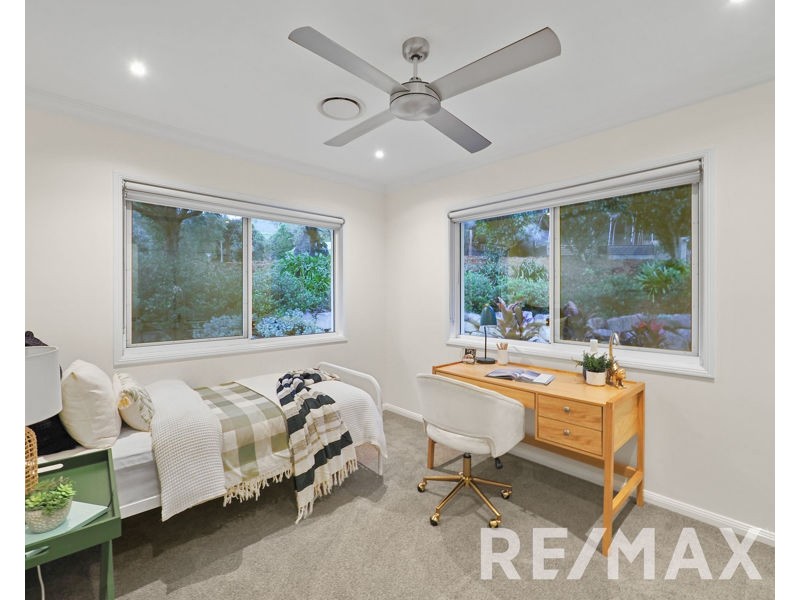 6 Equestrian Court, Highvale QLD 4520