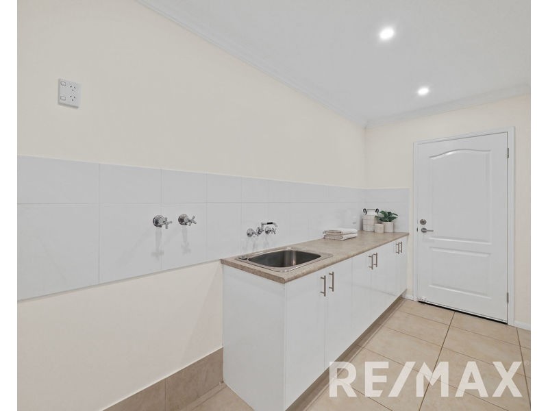 6 Equestrian Court, Highvale QLD 4520