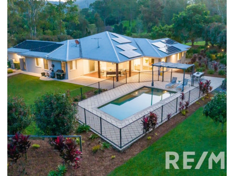 6 Equestrian Court, Highvale QLD 4520