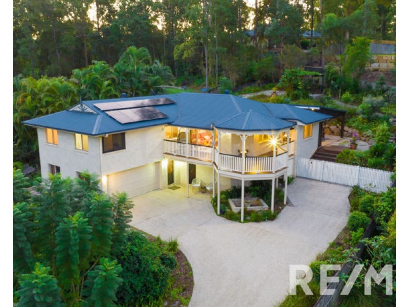 6 Foambark Court, Eatons Hill QLD 4037