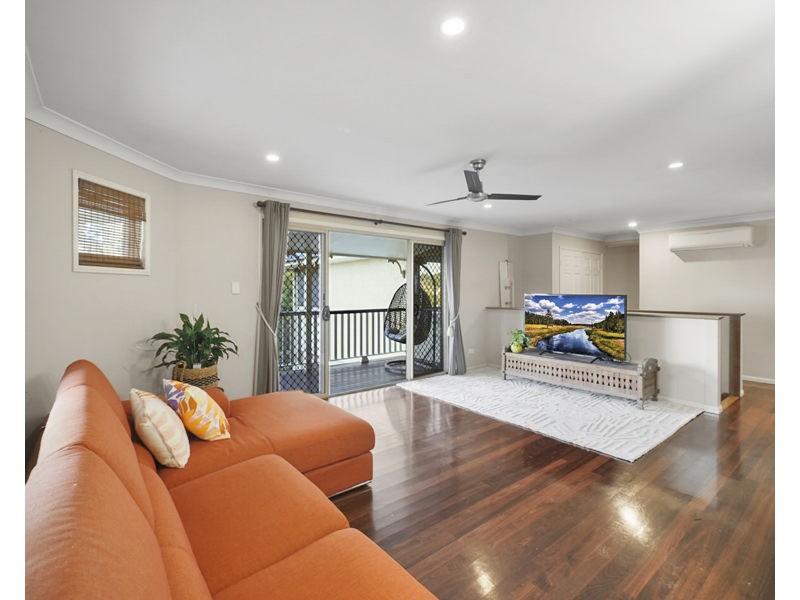 6 Foambark Court, Eatons Hill QLD 4037