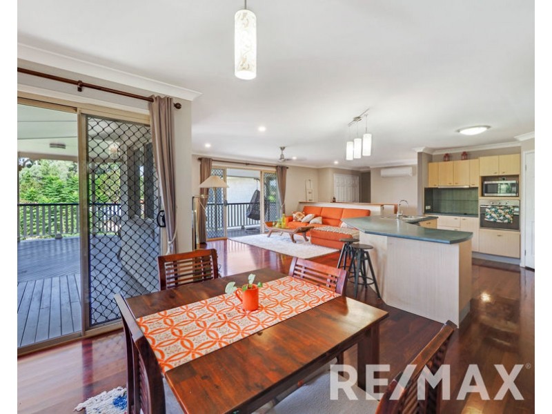 6 Foambark Court, Eatons Hill QLD 4037