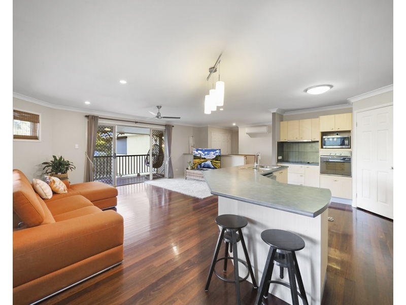 6 Foambark Court, Eatons Hill QLD 4037