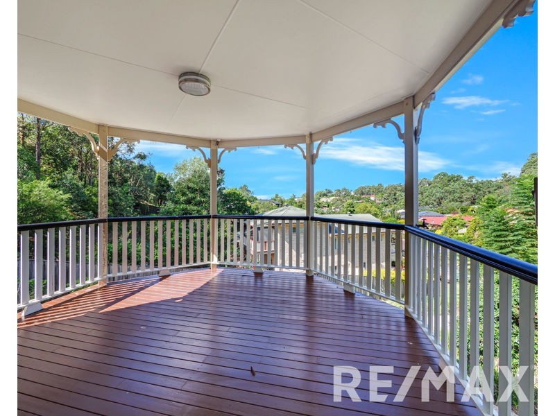 6 Foambark Court, Eatons Hill QLD 4037