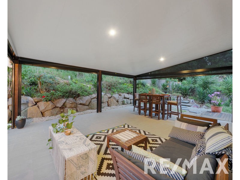 6 Foambark Court, Eatons Hill QLD 4037