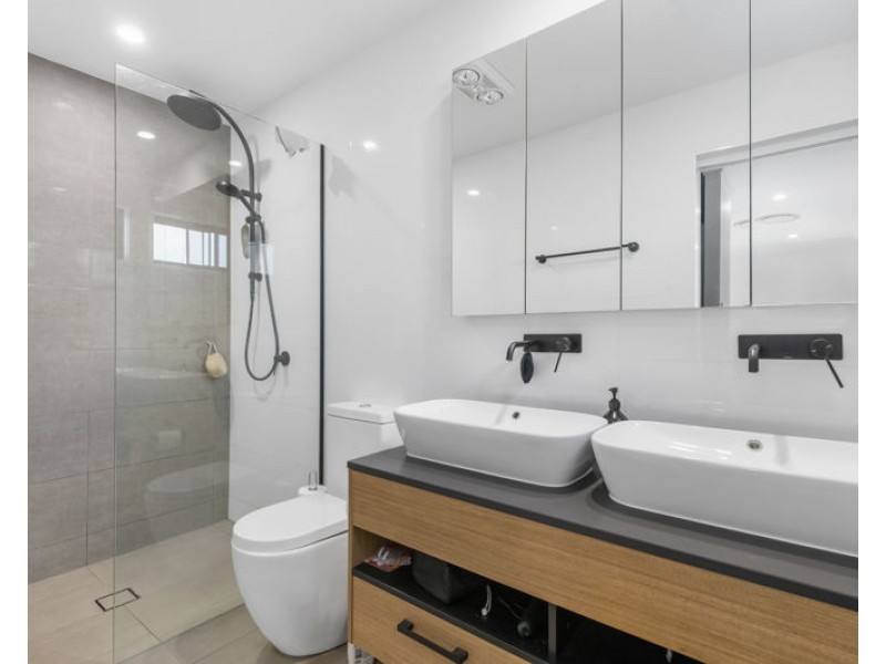 13/60 Leitchs Road South, Albany Creek QLD 4035