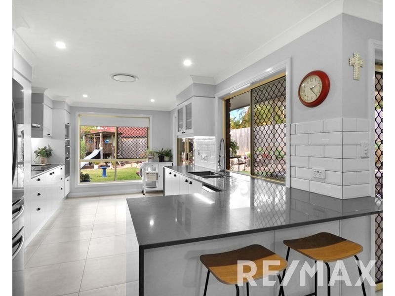 3 Coogee Place, Albany Creek QLD 4035