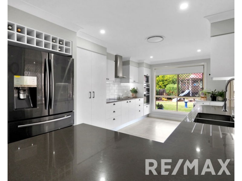 3 Coogee Place, Albany Creek QLD 4035