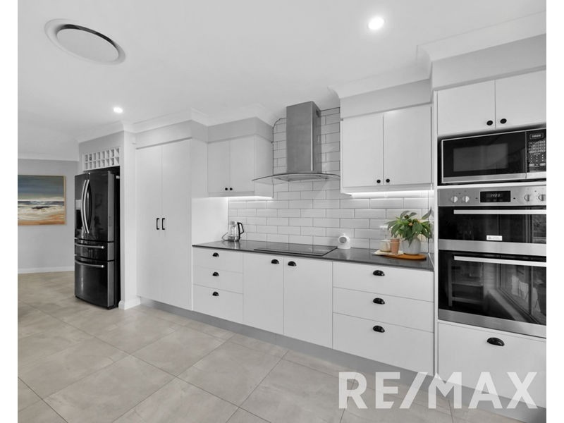 3 Coogee Place, Albany Creek QLD 4035