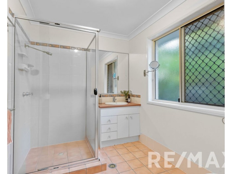 4 Tinaroo Court, Albany Creek QLD 4035