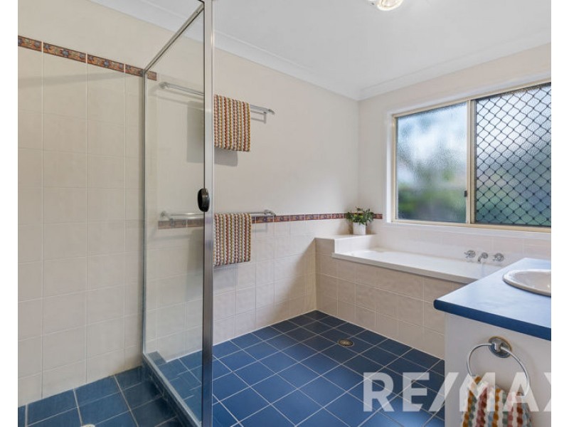 4 Tinaroo Court, Albany Creek QLD 4035