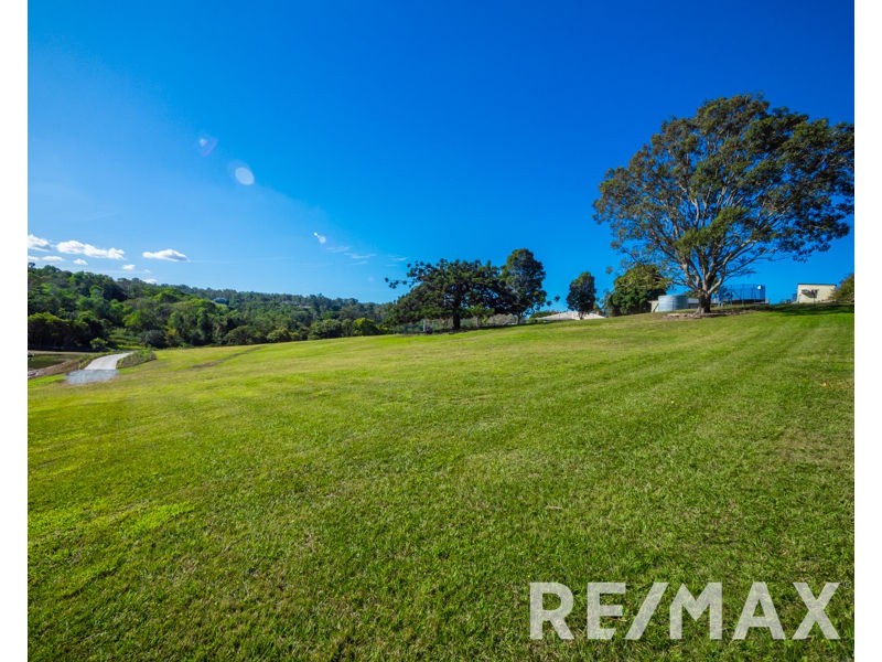 11 Camfin Road, Clear Mountain QLD 4500