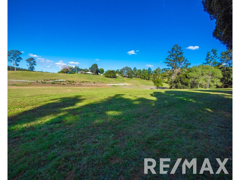 15 Camfin Road, Clear Mountain QLD 4500