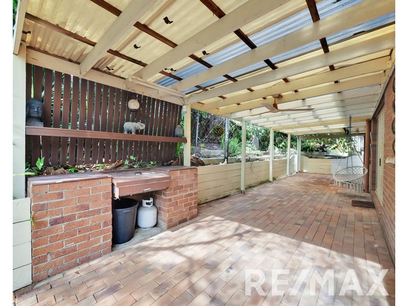 10 Phoenix Court, Eatons Hill QLD 4037