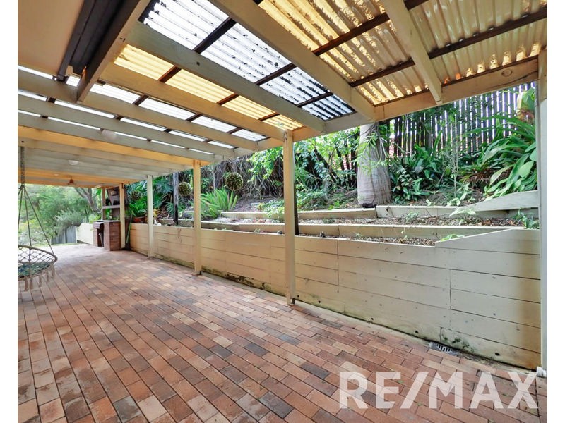 10 Phoenix Court, Eatons Hill QLD 4037